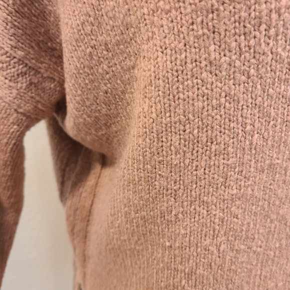 Frame Side Slit Wool Blend Turtleneck Sweater in Rosewood - Picture 5 of 7